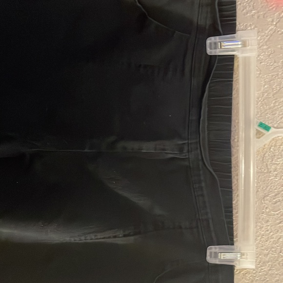 Black capris - Picture 2 of 3